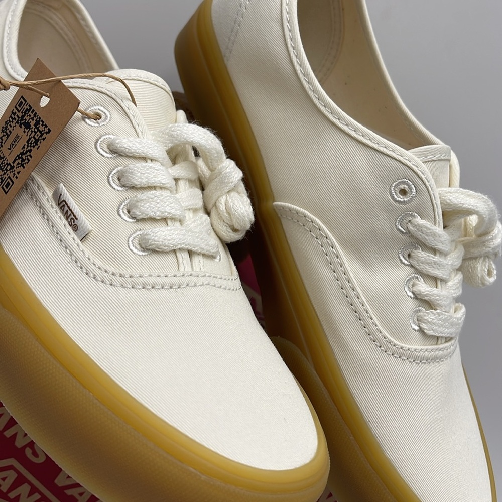 Vans WMNS Authentic
Eco Theory In Our Hands White 
VN0A5KRDTBD
Sneakers - Picture 7 of 16